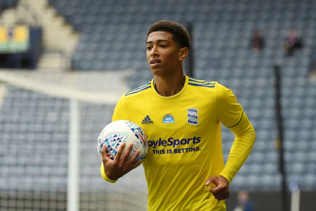 香香爱看球七连红！英超-切尔西2-0埃弗顿终结四场不胜（香香爱看球豪取七连红！英超：切尔西2-0埃弗顿，终结四场不胜）