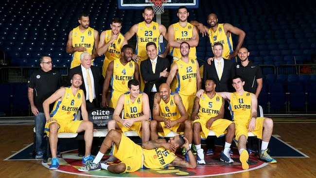 冬窗大戏开启！曼联中场或离队，利物浦寻萨拉赫接班人（冬季转会窗开启：曼联中场或将出走，利物浦物色萨拉赫替身）