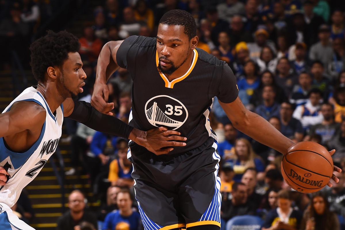 埃贝尔：穆西亚拉复出要等到1月；和格纳布里续约谈判很顺利（埃贝尔：穆西亚拉预计一月归队，格纳布里续约进展顺利）