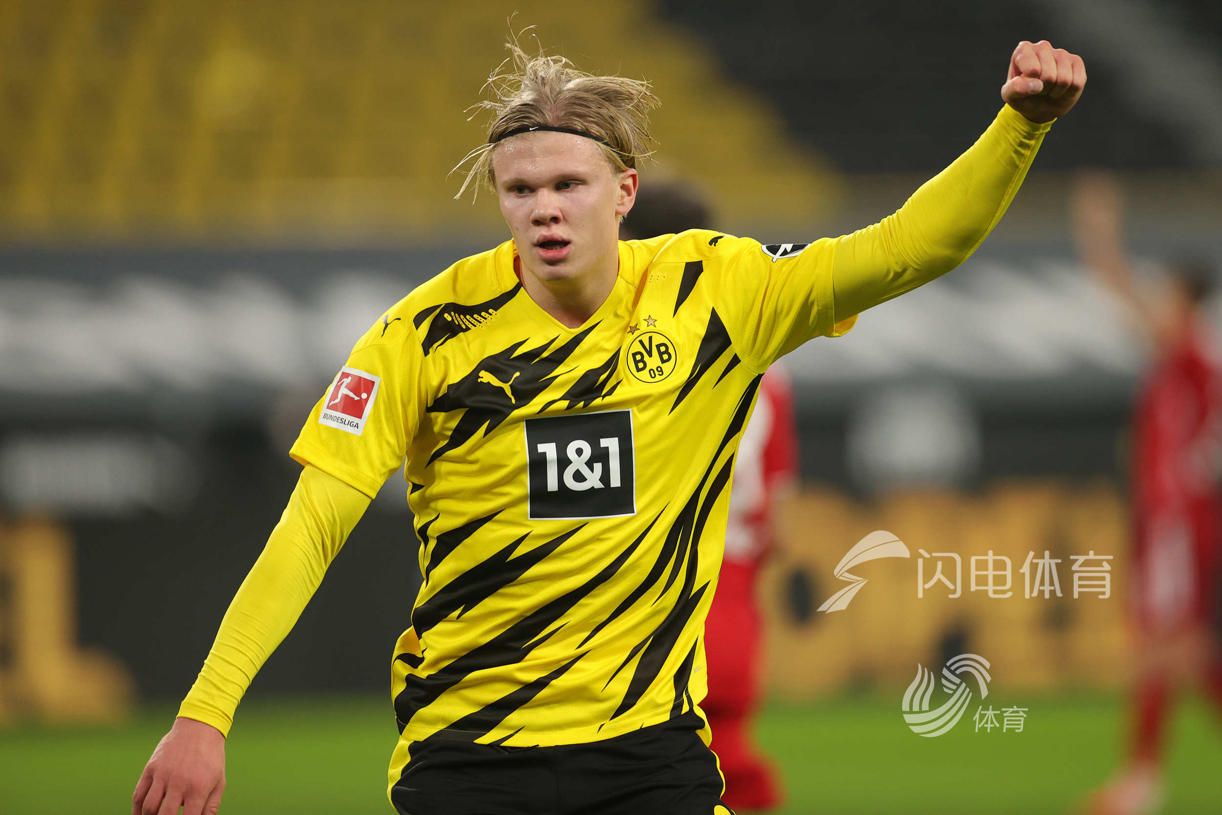 谌贻琴出席国家足球青训中心揭牌仪式