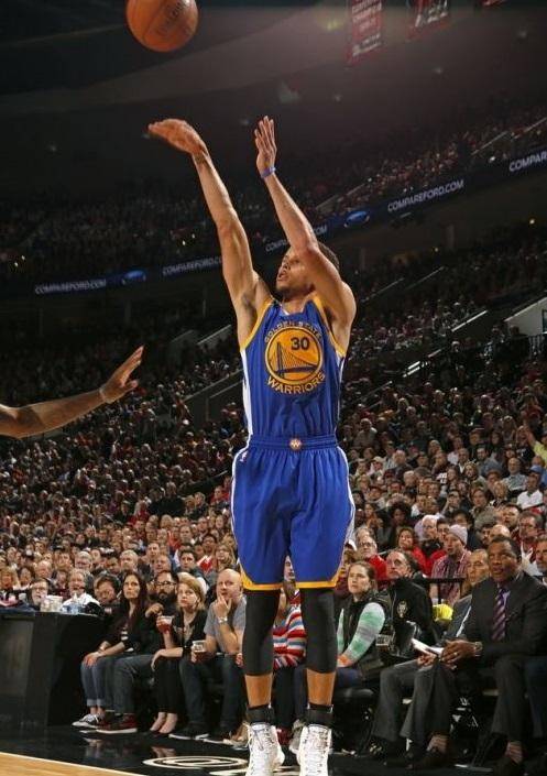 湖人聘前独行侠体能教练，球探盛赞东契奇身材改善